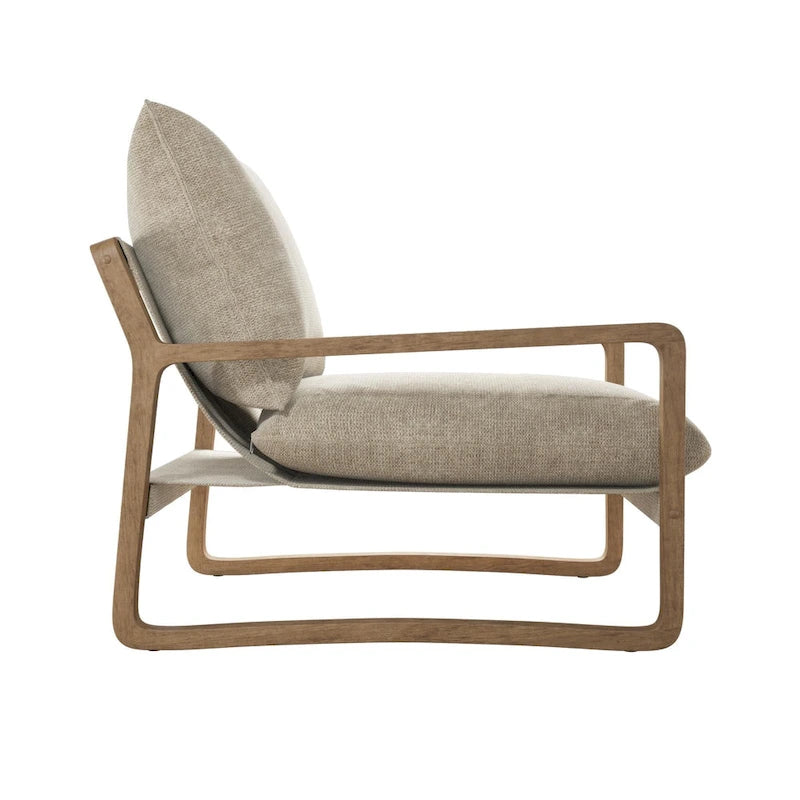 Chaise longue de style côtier — fauteuil bas rembourré doté d'une structure en bois massif et d'une base pivotante.