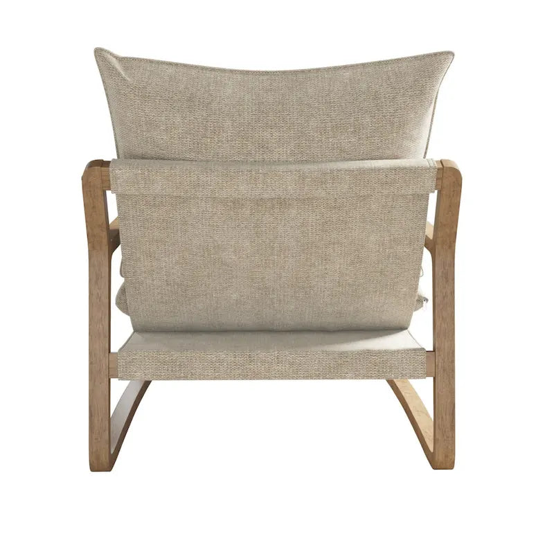 Chaise longue de style côtier — fauteuil bas rembourré doté d'une structure en bois massif et d'une base pivotante.