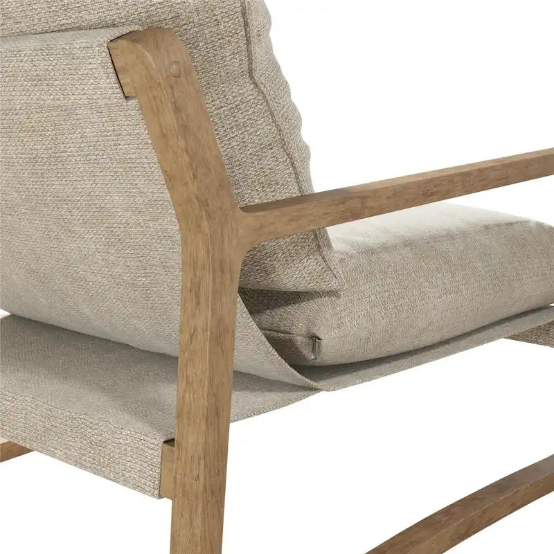 Chaise longue de style côtier — fauteuil bas rembourré doté d'une structure en bois massif et d'une base pivotante.
