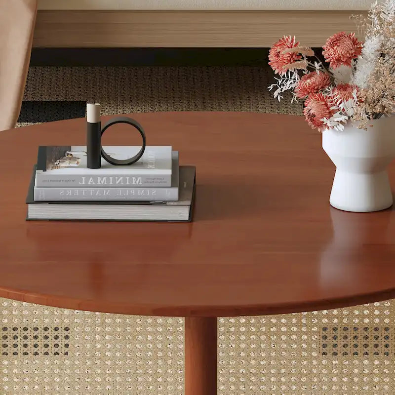 Table basse en bois avec détails en rotin synthétique
