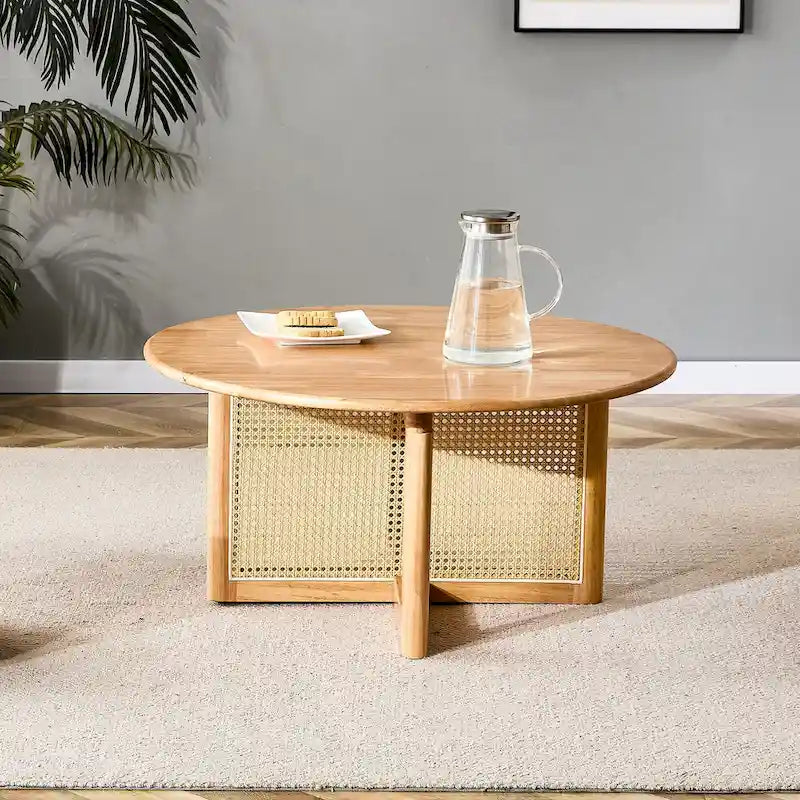 Table basse en bois avec détails en rotin synthétique